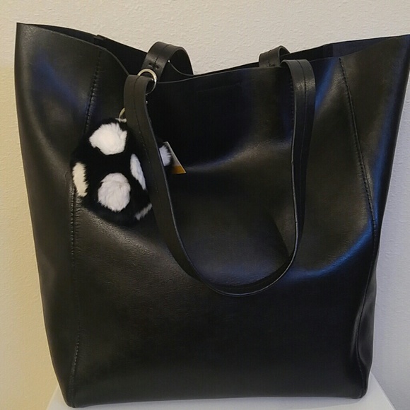 New with tags real rabbit fur pompom - Picture 3 of 3