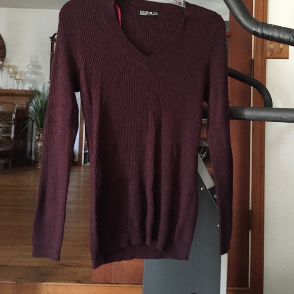 Cute burgundy sweater