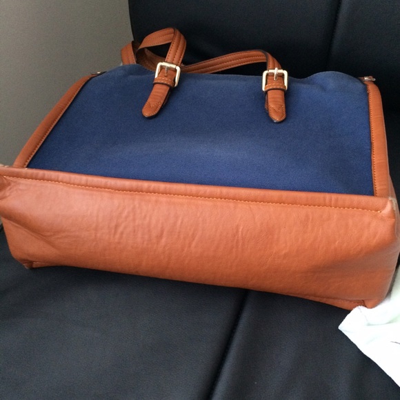 Sold. E-Land American Classic purse - Picture 2 of 4