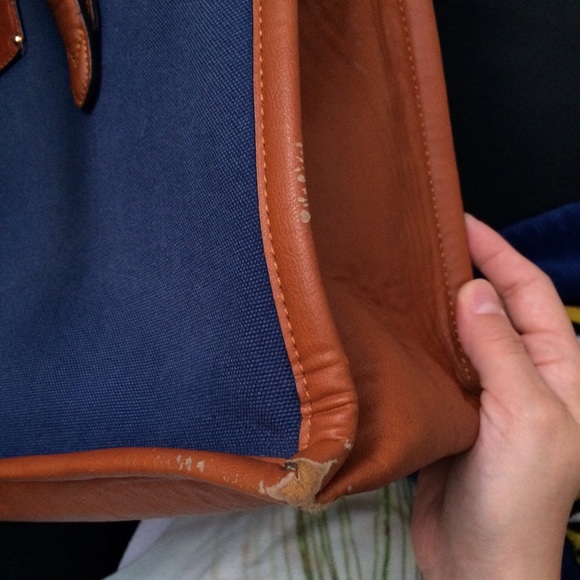 Sold. E-Land American Classic purse - Picture 3 of 4