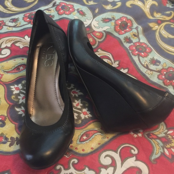 BCBG wedges