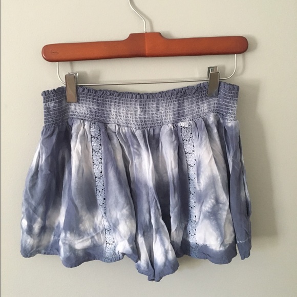 *NEVER WORN* forever 21 tye die shorts