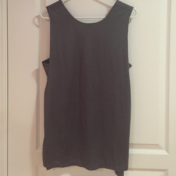 Banana Republic (BRAND NEW) sleek gray shirt