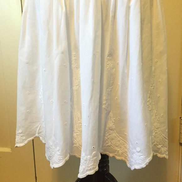 Gap Skirt with Wavy Edges - Picture 3 of 3