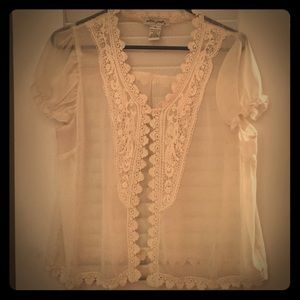 Short sleeve lace blouse