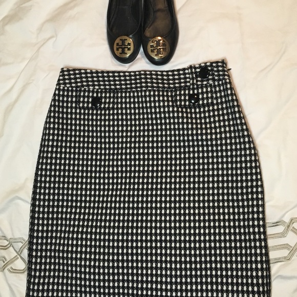 Ann Taylor Houndstooth Skirt