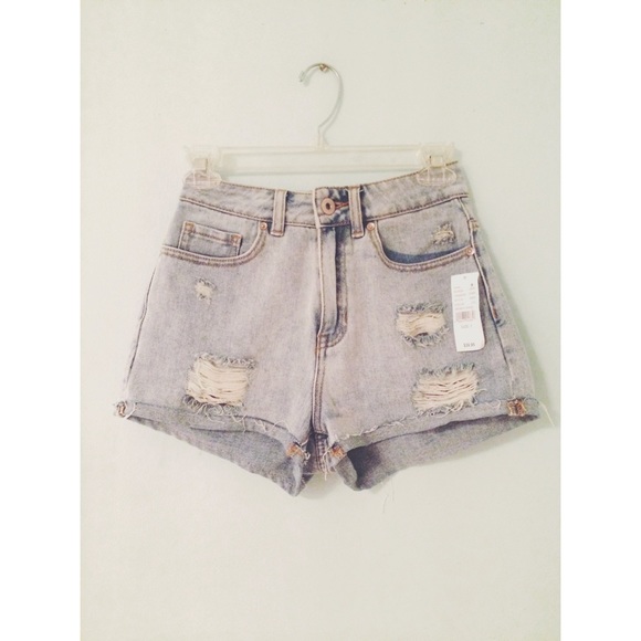 High Waisted "Mom Shorts"🌿