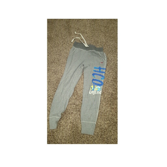 Hollister joggers