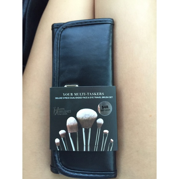 iT Cosmetics Brush Set