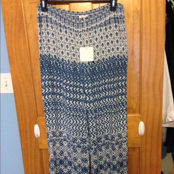 Nordstrom's beach lunch lounge
Womens  size large