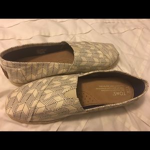 BRAND NEW TOMS Women's Canvas Slip-ons