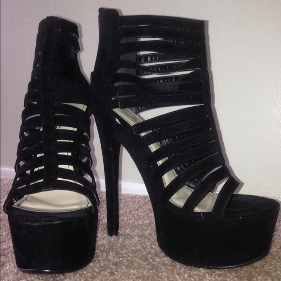 Black suede heels - Picture 2 of 2