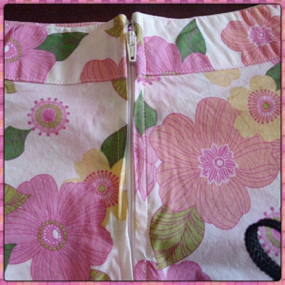 🆑🌺FLORAL SUMMER SKIRT!🌺 - Picture 3 of 4
