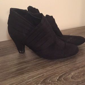Ankle dress booties