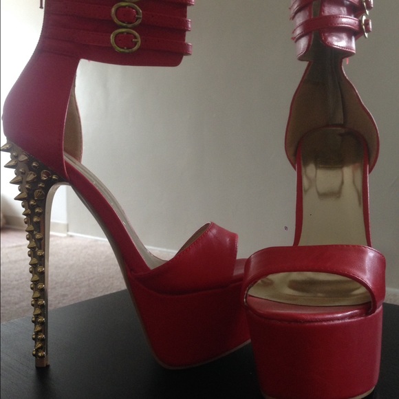 Red platform heels - Picture 2 of 2