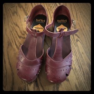Burgundy Swedish Hasbeens platform sandals Sz 37