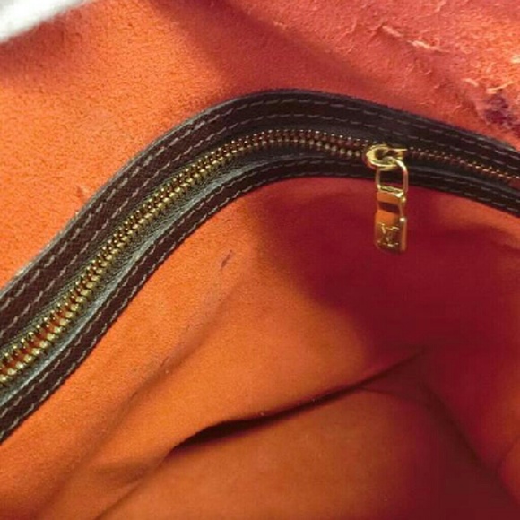 Gently used authentic louis Vuitton bucket bag - Picture 3 of 4