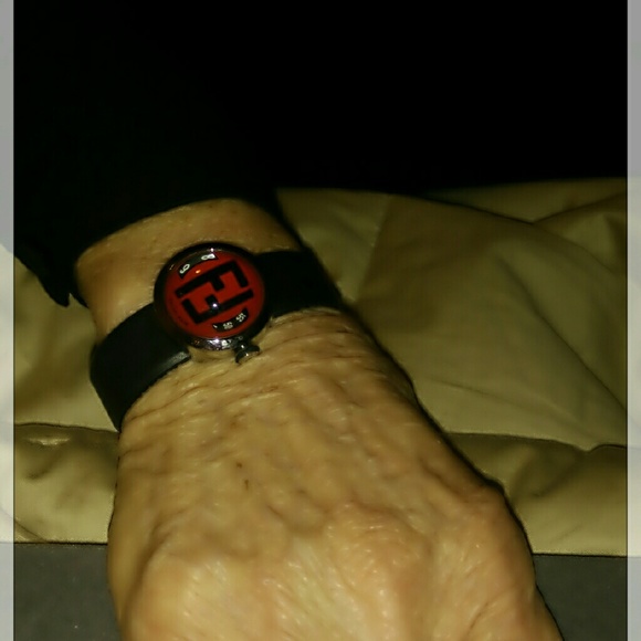 Fendi Orologi Red Bubble Watch. Haven’t seen another like it. - Picture 4 of 4