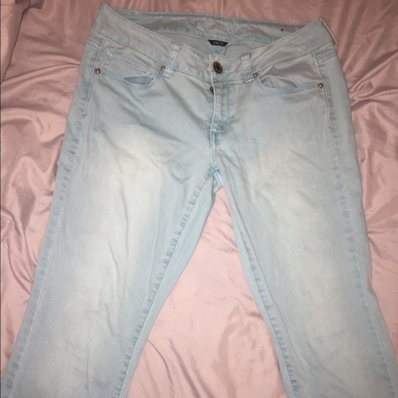 American eagle light blue skinny jeans !!!