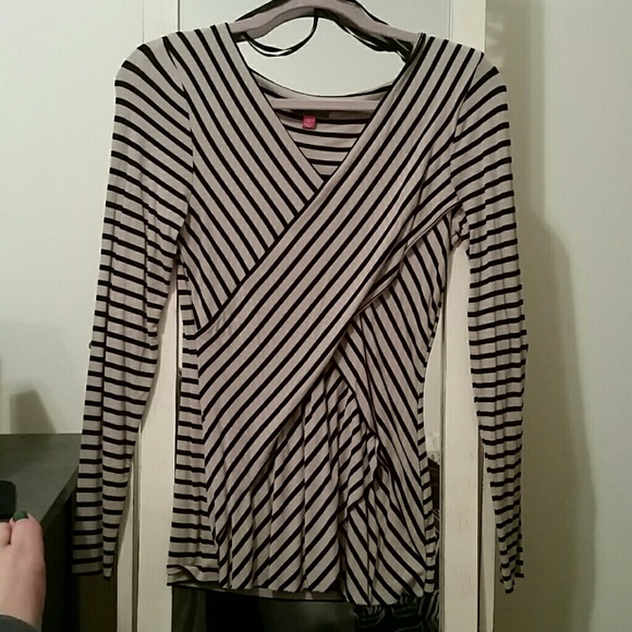 📣FINAL PRICE DROP📣Vince Camuto top