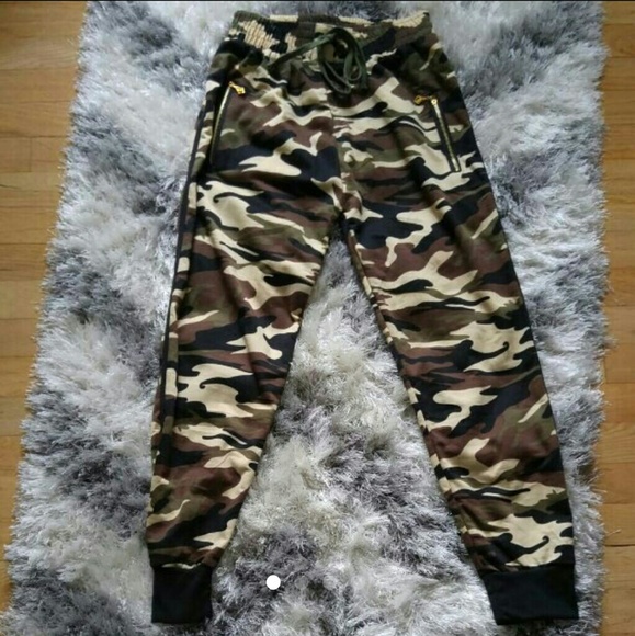 In style Camouflage Pants