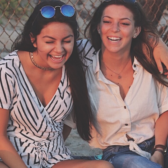 Meet your Posher, Danielle - Picture 2 of 8