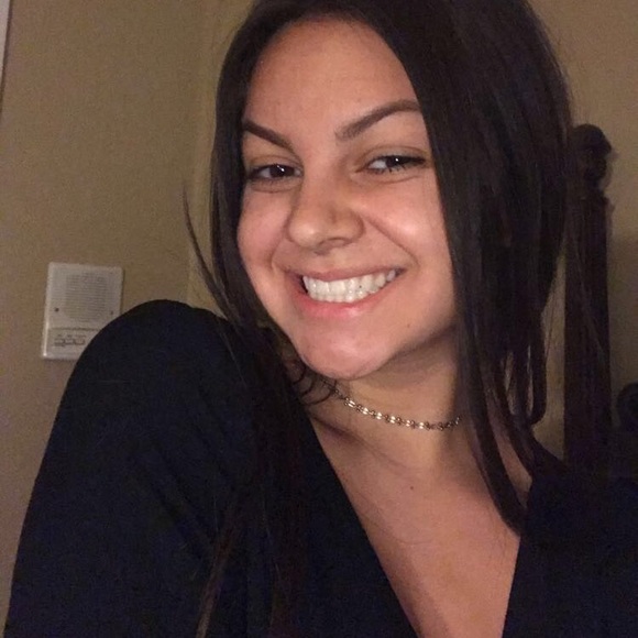 Meet your Posher, Danielle - Picture 8 of 8