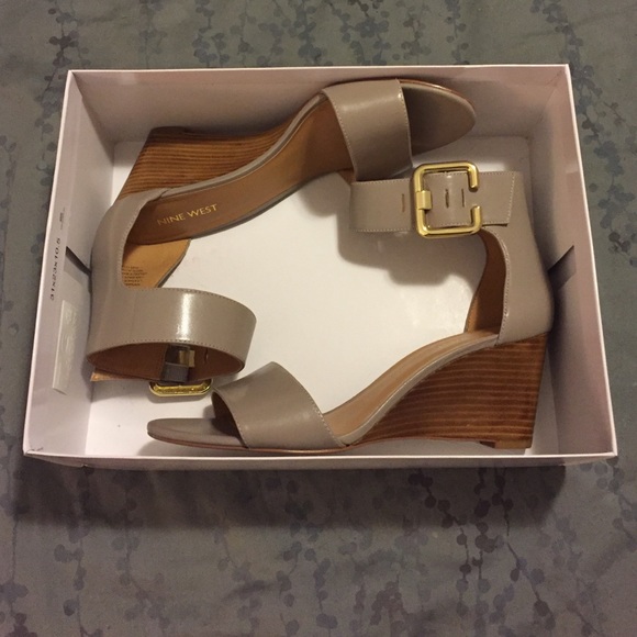 Nine West Gray Beige Wedge Sandals Brand New