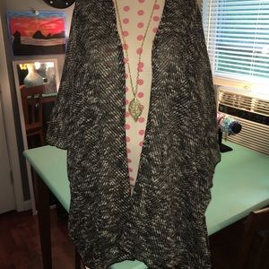 Black Fallen Leaves Dolman Size XL NWT