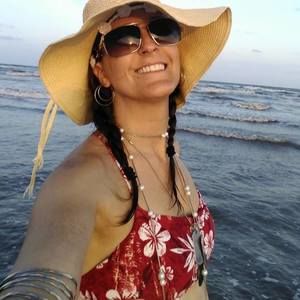 Meet your Posher, Lea