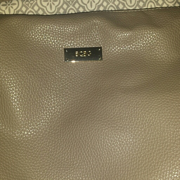 BCBG Crossbody bag - Picture 2 of 4