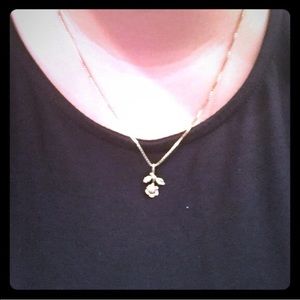Rose necklace in gold chain