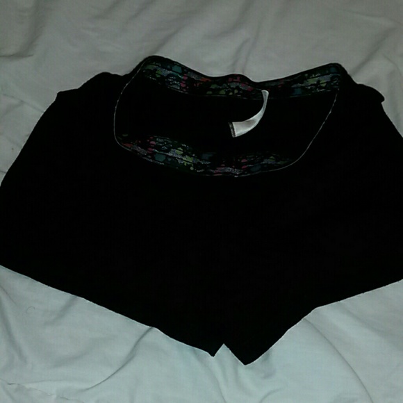 Shorts - Picture 4 of 4