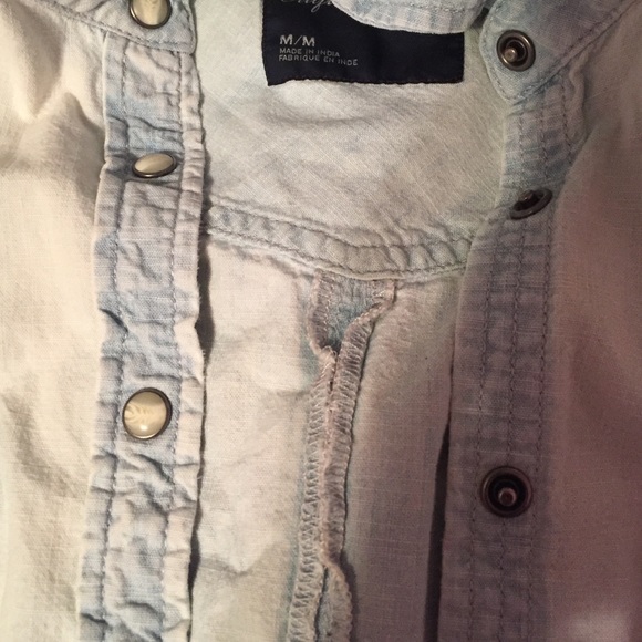 Button down - Picture 2 of 2