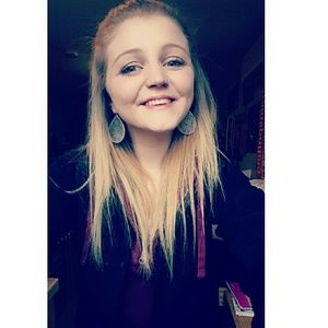 Meet your Posher, Alyssa