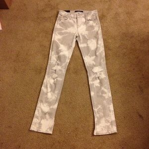 J Brand mid-rise rail jean in fame！