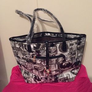 One cosmopolitan black-and-white shoulder bag