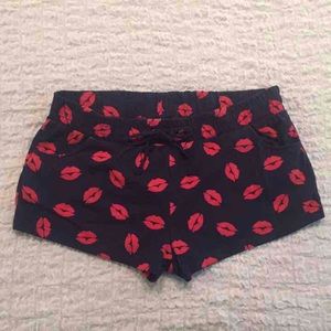 TOPSHOP US SIZE 12 LIPSTICK KISSES SHORTS