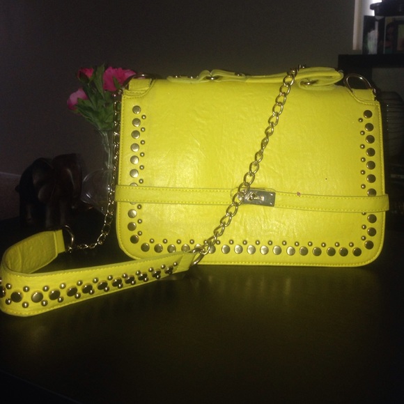 Yellow hand bag with long strap. - Picture 1 of 2