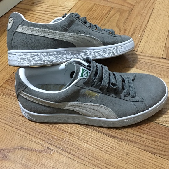 Grey suede Pumas ⚡️