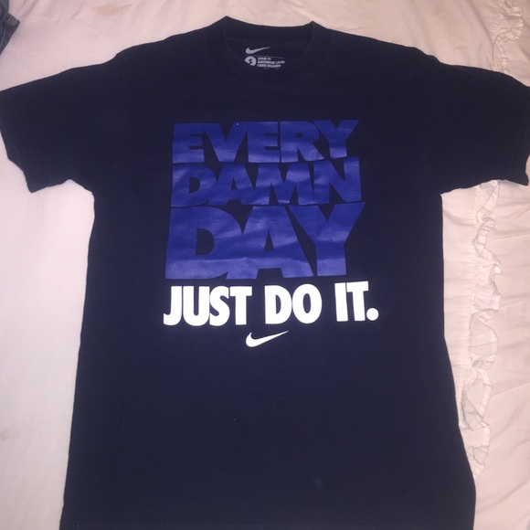 Nike short sleeve tshirt