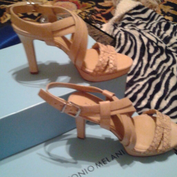 Antonio Melani tan heals brand new still in box