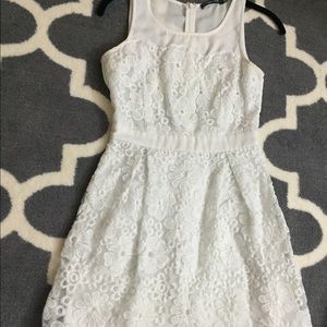 White Floral lace dress Doe&Rae