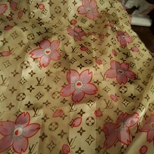 Louis Vuitton scarf. . Price reflects