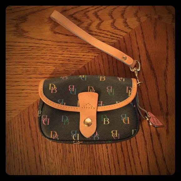 Dooney & Bourke wristlet