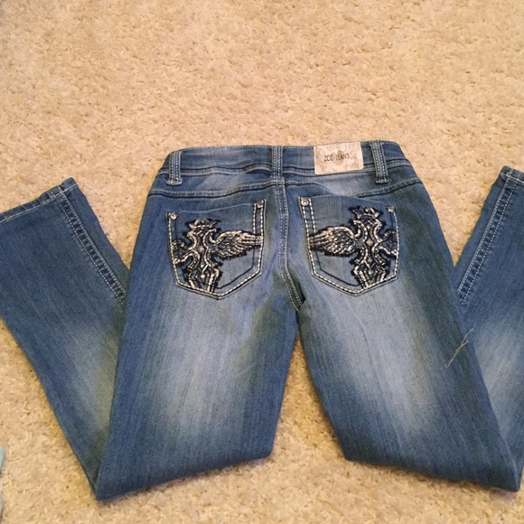 Light wash faded jeans