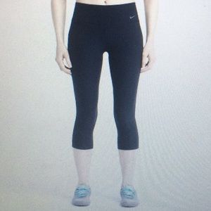 Nike Women's Legend Tight Capris 2.0