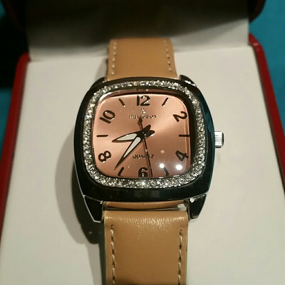 Watch - Picture 2 of 4