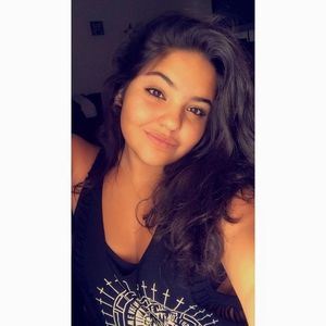 Meet your Posher, Olivia