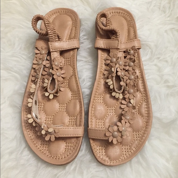 Trendy flower sandals - Picture 3 of 4